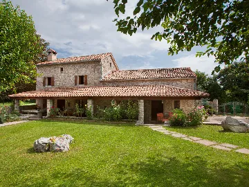 5-Bedroom Villa in Labin with Private Pool