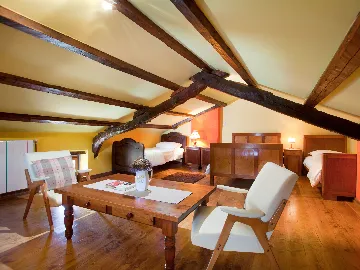 5-Bedroom Villa in Labin with Private Pool