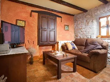 5-Bedroom Villa in Labin with Private Pool