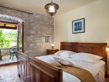 5-Bedroom Villa in Labin with Private Pool