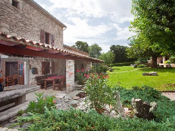 5-Bedroom Villa in Labin with Private Pool