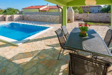 Pet-Friendly 2-Bedroom House in Bale