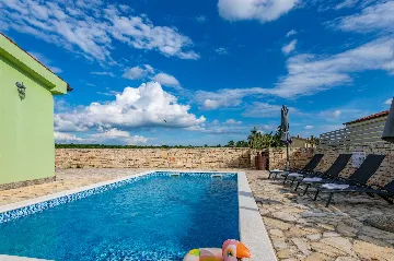 Pet-Friendly 2-Bedroom House in Bale