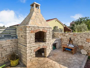 Pet-Friendly 2-Bedroom House in Bale