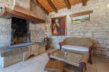 House with Private Pool in Žminj (Up to 6 Guests)