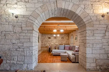 House with Private Pool in Žminj (Up to 6 Guests)