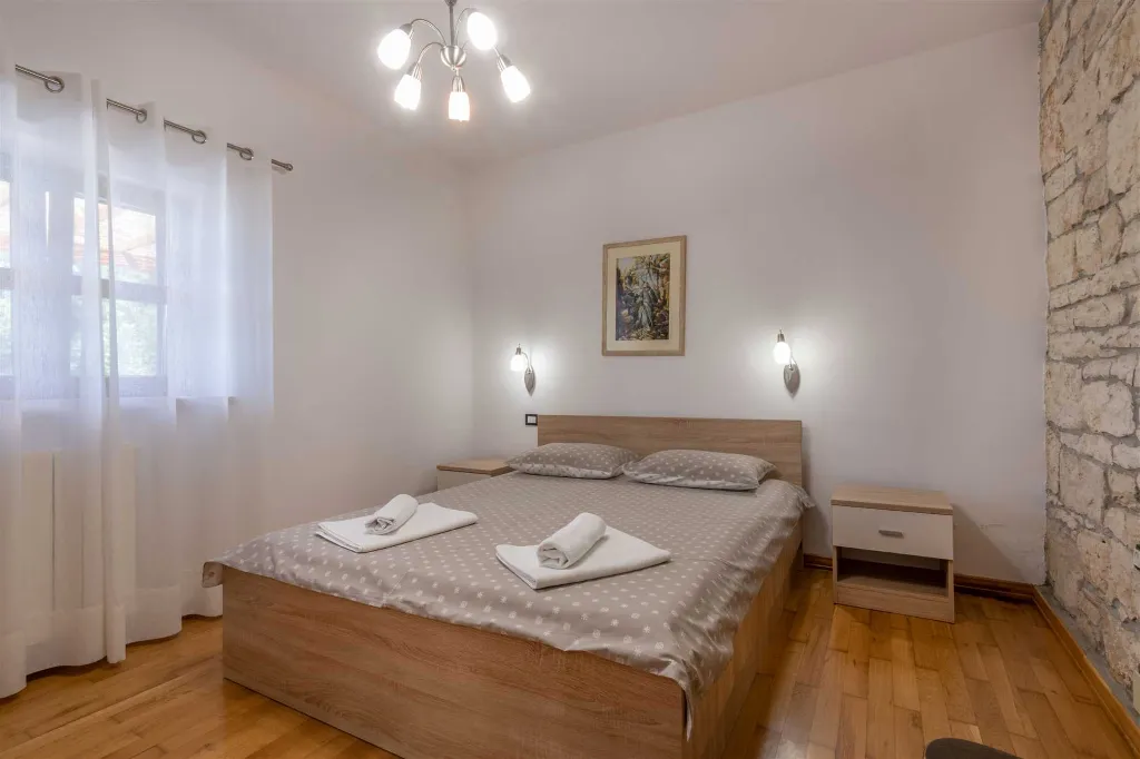 House with Private Pool in Žminj (Up to 6 Guests)