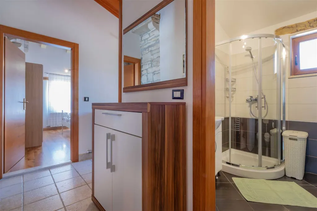 House with Private Pool in Žminj (Up to 6 Guests)