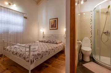 House with Private Pool in Žminj (Up to 6 Guests)