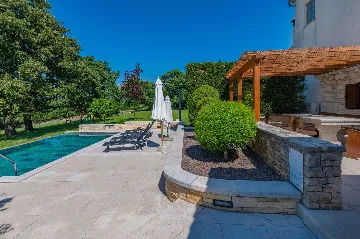 House with Private Pool in Žminj (Up to 6 Guests)