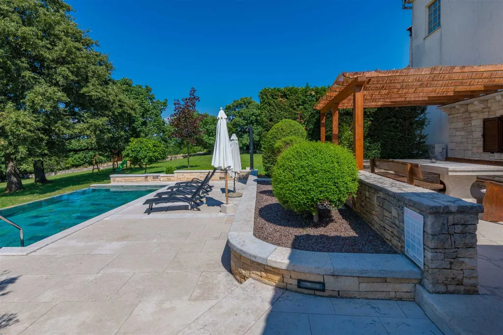House with Private Pool in Žminj (Up to 6 Guests)