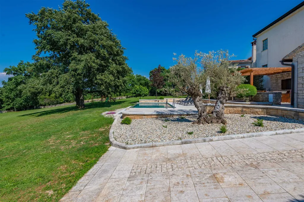 House with Private Pool in Žminj (Up to 6 Guests)
