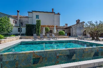 House with Private Pool in Žminj (Up to 6 Guests)