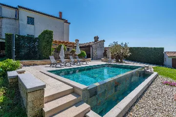 House with Private Pool in Žminj (Up to 6 Guests)