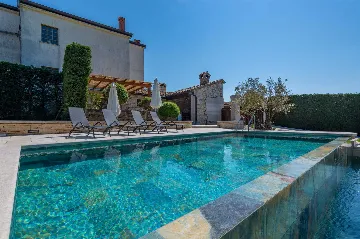 House with Private Pool in Žminj (Up to 6 Guests)