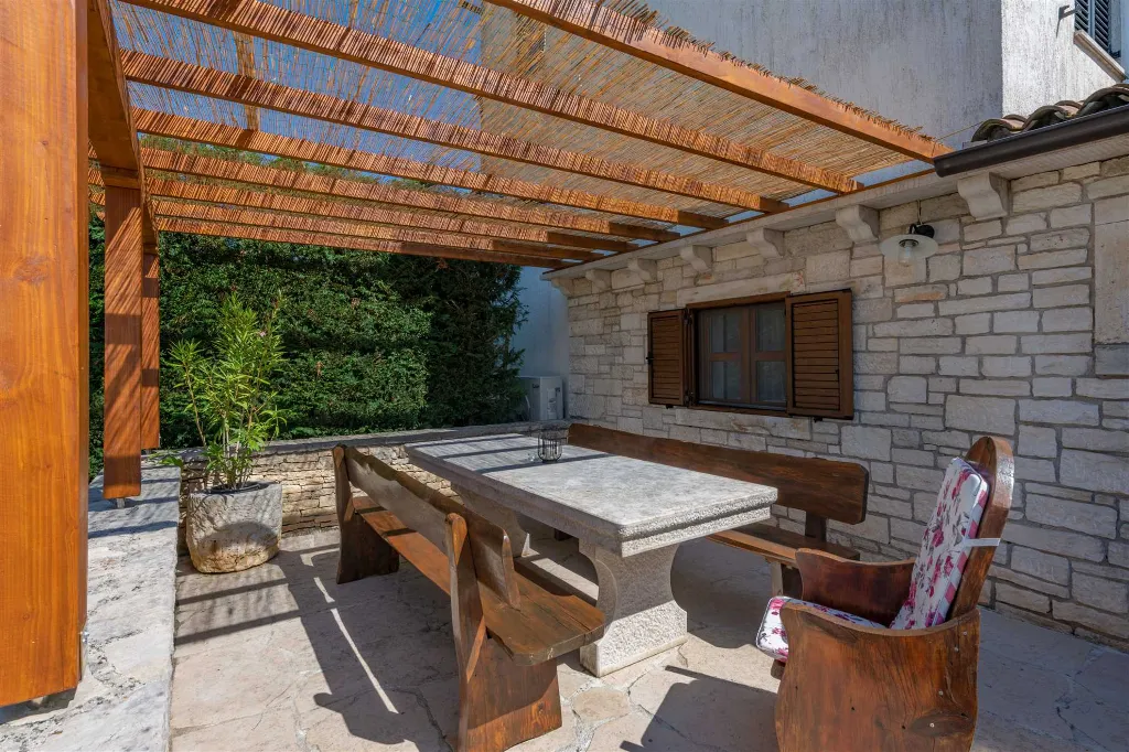 House with Private Pool in Žminj (Up to 6 Guests)