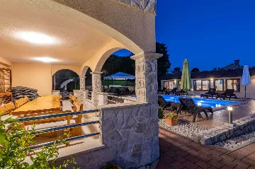 House in Trget for Up to 18 Guests