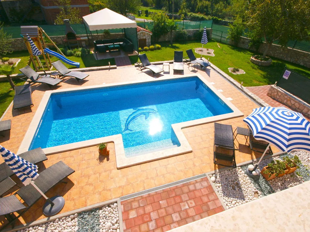 House in Trget for Up to 18 Guests