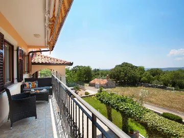 House in Trget for Up to 18 Guests