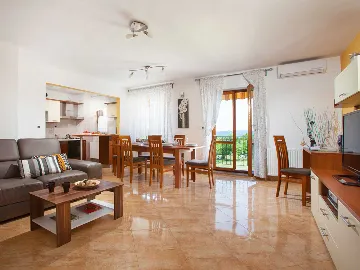 House in Trget for Up to 18 Guests