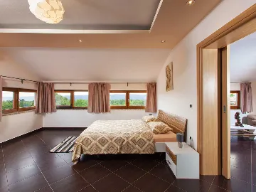 House in Trget for Up to 18 Guests