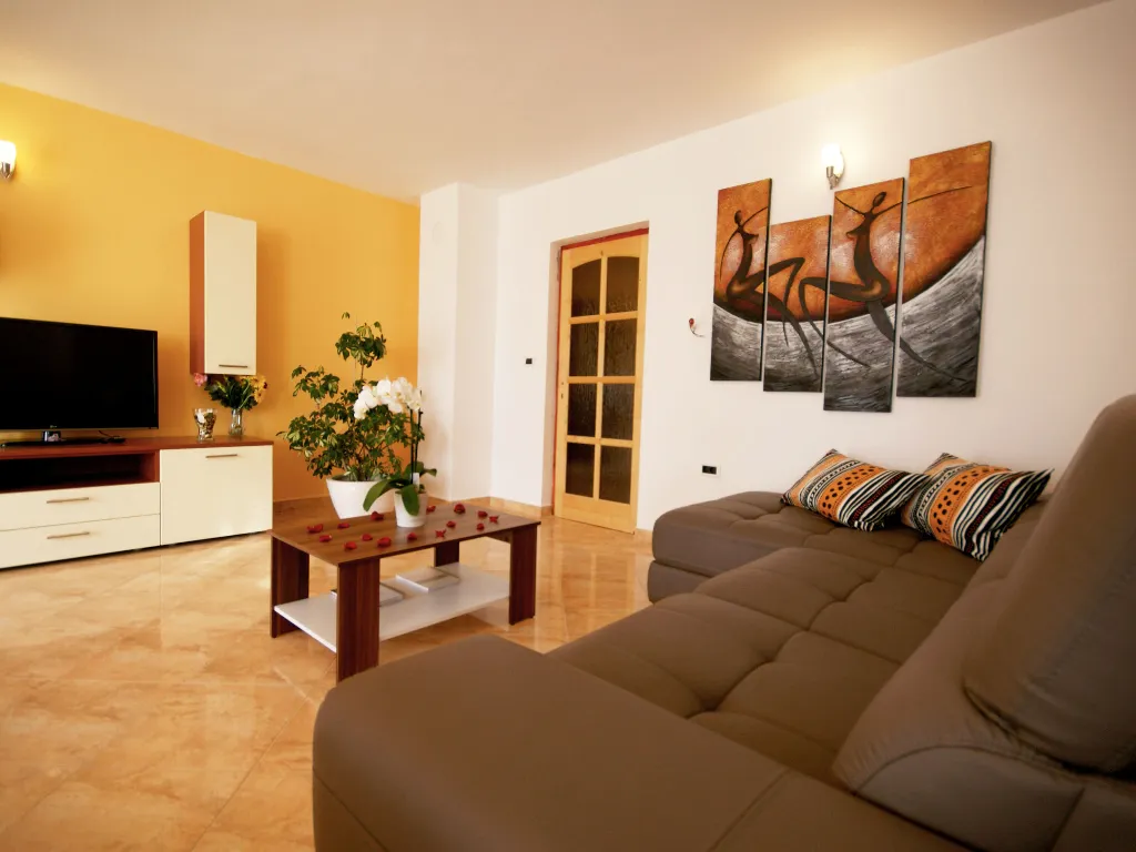 House in Trget for Up to 18 Guests