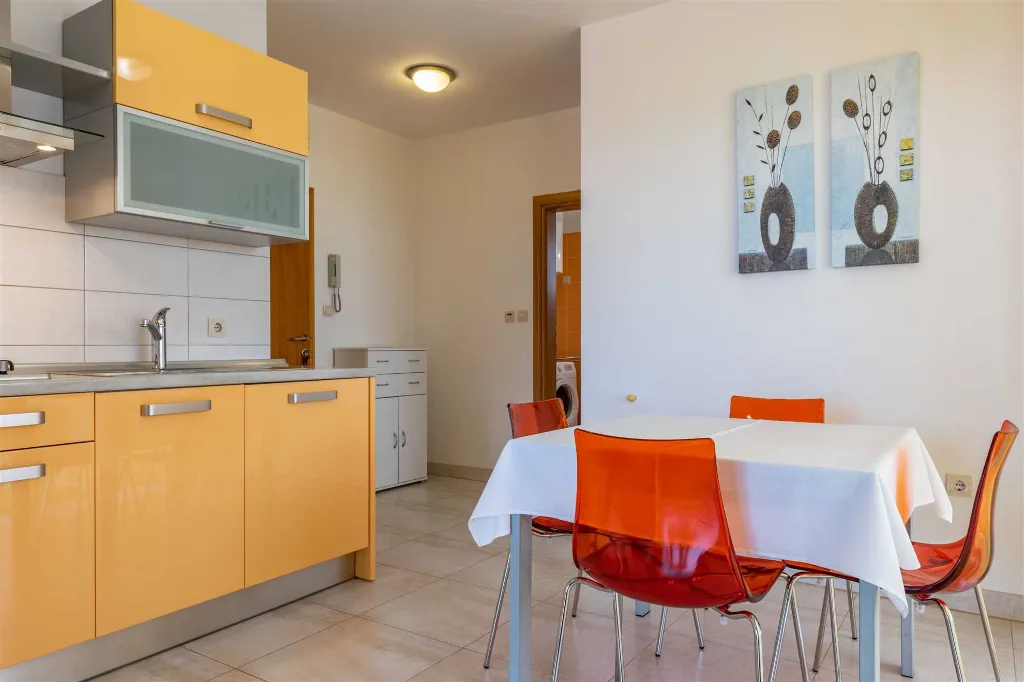 1-Bedroom Apartment for 4 in Ližnjan
