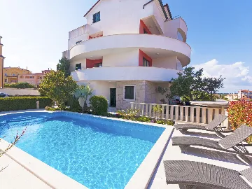 1-Bedroom Apartment for 4 in Ližnjan