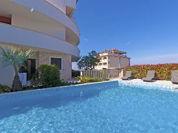 1-Bedroom Apartment for 4 in Ližnjan