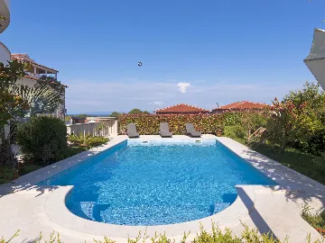 1-Bedroom Apartment for 4 in Ližnjan