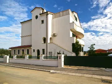 1-Bedroom Apartment for 4 in Ližnjan