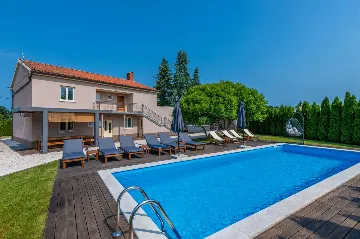 Spacious House in Pazin for Up to 14 Guests