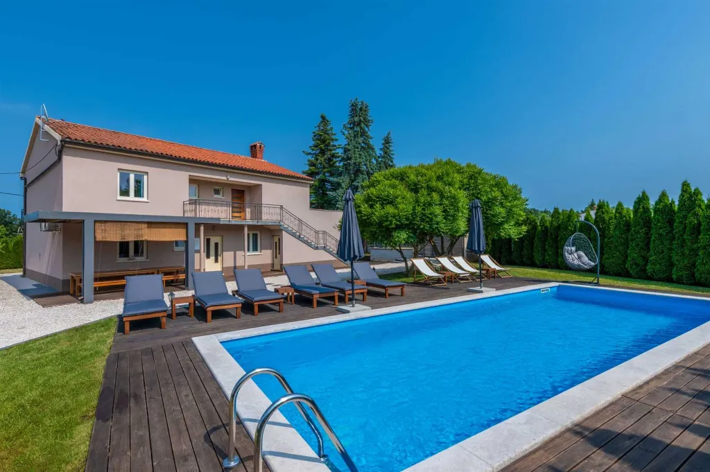 Spacious House in Pazin for Up to 14 Guests