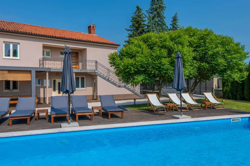 Spacious House in Pazin for Up to 14 Guests