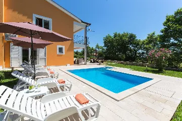 4-Bedroom House with Pool & Private Yard in Labin