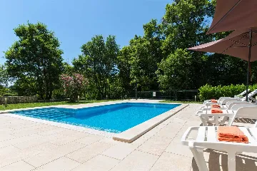 4-Bedroom House with Pool & Private Yard in Labin