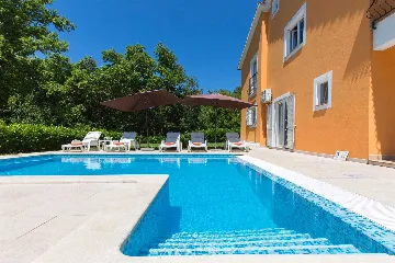 4-Bedroom House with Pool & Private Yard in Labin