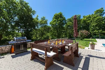 4-Bedroom House with Pool & Private Yard in Labin