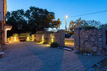 4-Bedroom House with Pool & Private Yard in Labin