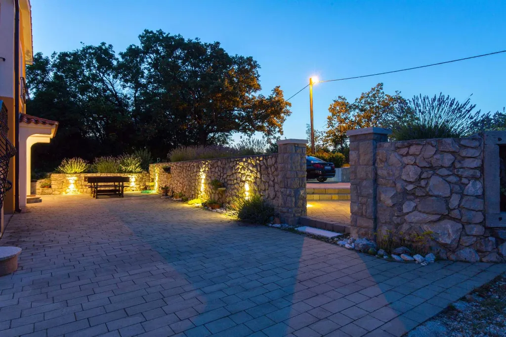 4-Bedroom House with Pool & Private Yard in Labin