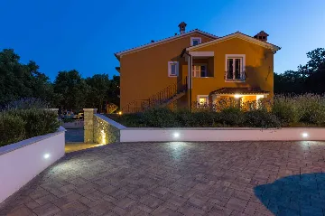 4-Bedroom House with Pool & Private Yard in Labin