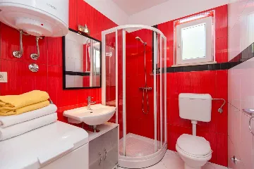 4-Bedroom House with Pool & Private Yard in Labin