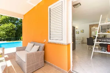 4-Bedroom House with Pool & Private Yard in Labin