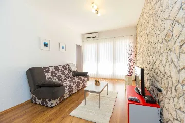 4-Bedroom House with Pool & Private Yard in Labin