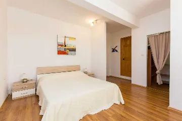 4-Bedroom House with Pool & Private Yard in Labin