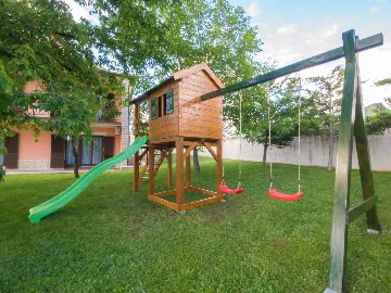 5-Bedroom House in Pazin with Private Pool