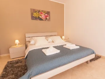 5-Bedroom House in Pazin with Private Pool