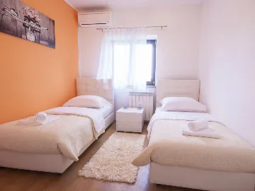 5-Bedroom House in Pazin with Private Pool