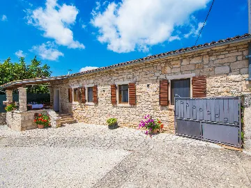 Renovated Istrian House with Private Pool in Žminj