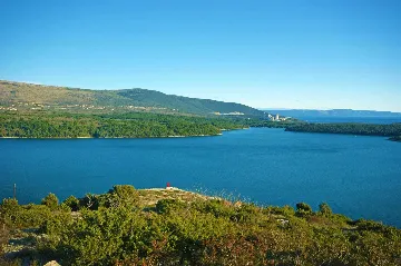 3-Bedroom House in Plomin for Up to 9 Guests